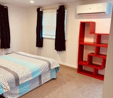 Hamilton House | Fuchsia Lodge