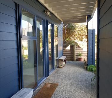 Diamond Harbour House | Central Diamond Harbour Guest Suite