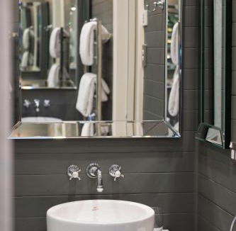 Queenstown City Centre Hotel | Eichardt's Private Hotel