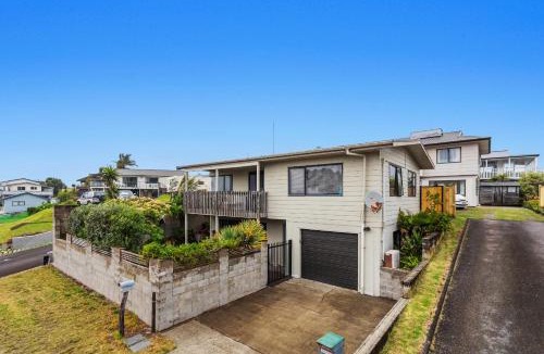 Ohope House | Beach Close - Ohope Beach Holiday Home