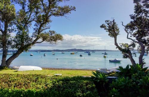 Russell House | LAST ON THE STRAND, RUSSELL - The NEST