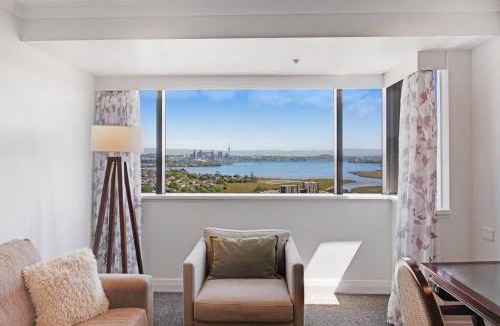 Takapuna Apartment | Luxurious Apt 1BR Free Carpark Gym 19th Floor