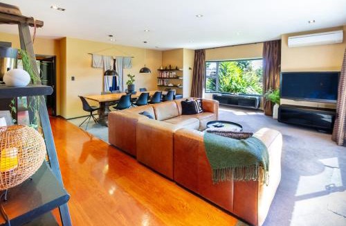 Harewood Apartment | Families and Groups, Chch Airport, Spa Pool
