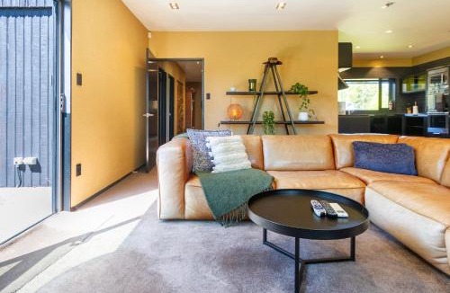 Harewood Apartment | Families and Groups, Chch Airport, Spa Pool