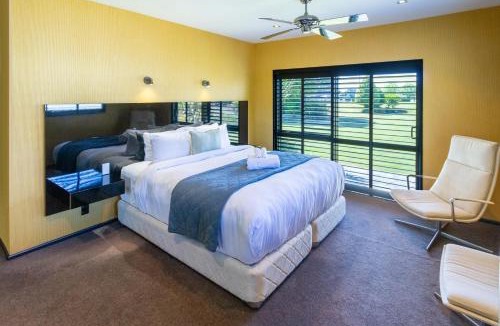 Harewood Apartment | Families and Groups, Chch Airport, Spa Pool