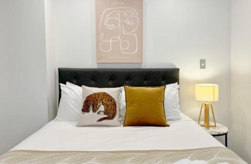 Auckland Central Business District Apartment | Stunning & Bright Studio in Central - Swimming Pool