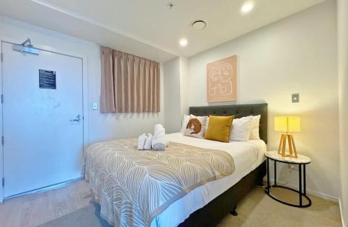 Auckland Central Business District Apartment | Stunning & Bright Studio in Central - Swimming Pool