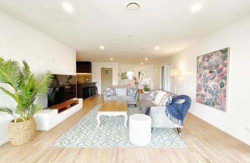 Newton Apartment | Unique Luxury Incredible SkyTower & Park View - Free Parking