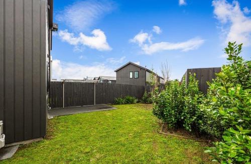 Mangere House | Auckland airport homes six minutes from airport three bedrooms two and half bathrooms