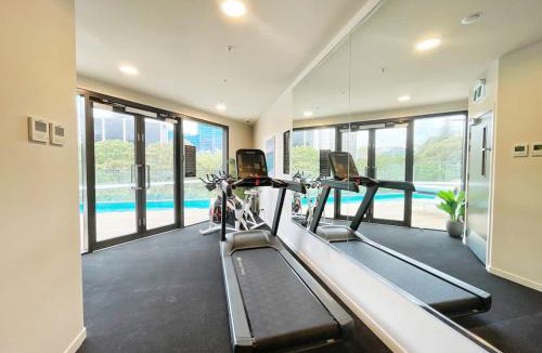 Newton Apartment | Relaxing Aircon Studio Living Beside Park in CBD - Pool & Gym
