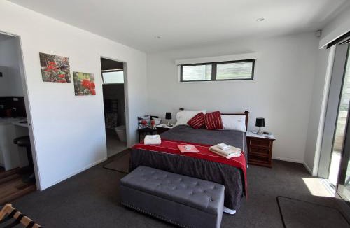 Papamoa Beach House | Studio Hugoway Papamoa Beach Winter Special