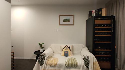 Epsom Apartment | Stylish and Unique home at the heart of Newmarket