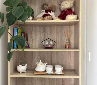 Dinsdale Bed & Breakfast | Private Cozy Sleepout with Free Parking & Self Check-in
