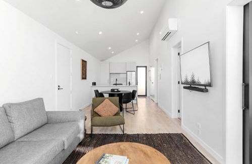 Hilltop House | Roam Taupo Lakefront Combined Units 1&2