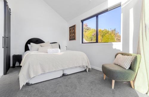 Hilltop House | Roam Taupo Lakefront Combined Units 1&2