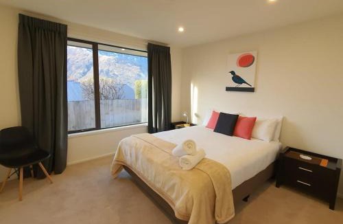 Lower Shotover House | Private Home in Beautiful Alpine Setting