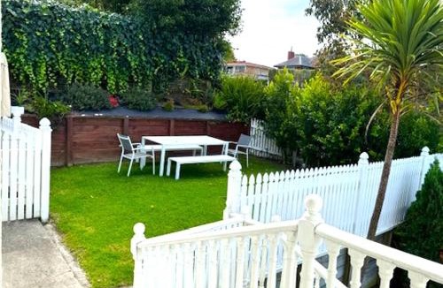Tauranga South House | Tauranga - Stylish & Centrally Located Near Hospital