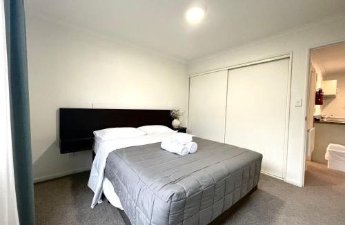 Sherborne Street Hotel | Alcala Motor Lodge