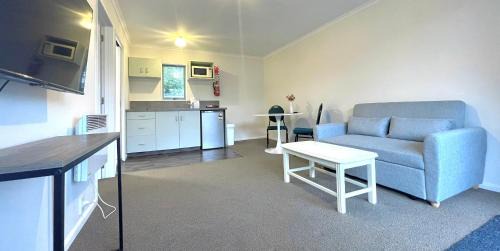 Sherborne Street Hotel | Alcala Motor Lodge