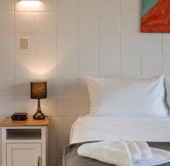 Tauranga Hotel | Roselands Motel