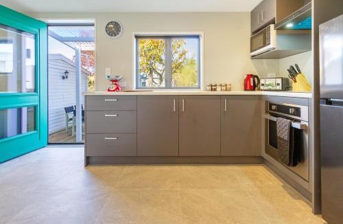 Sydenham Apartment | Charming 3 Bedroom Home Near Christchurch City