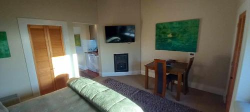 Lawrence House | Tonix Boutique Accommodation