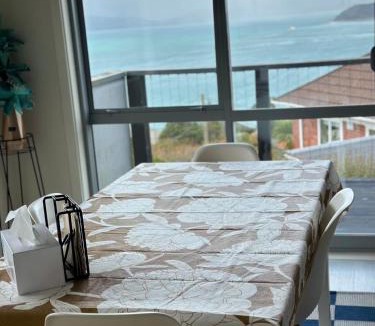Khandallah House | Sea views from sunny house