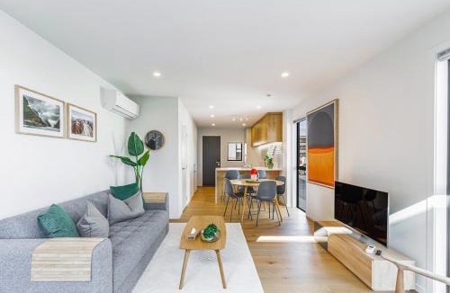 Mission Bay Apartment | Modern 2BR Townhouse in Mission Bay I Zodiak Stays