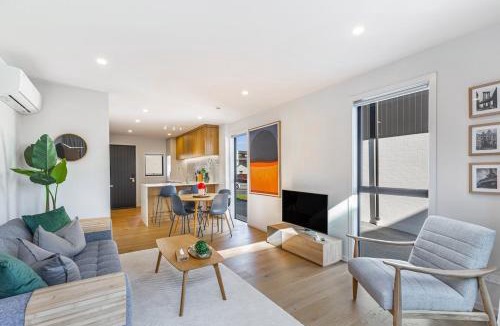 Mission Bay Apartment | Modern 2BR Townhouse in Mission Bay I Zodiak Stays