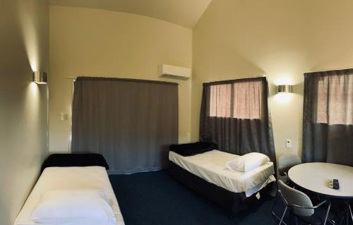 Epsom Hotel | Rayland Epsom Motel