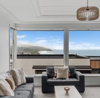 St. Clair House | St Clair Heights Panoramic Views