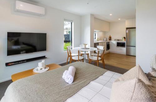 Sydenham Apartment | Family Friendly Near Waltham Pool