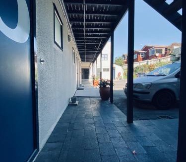 Paraparaumu Beach Hotel | Wrights by the Sea Motel