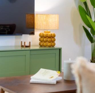 Christchurch Apartment | Spacious Stay near Avon River with Carpark