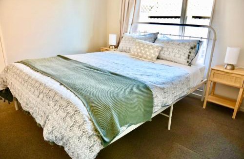 Papanui Villa | Sunny Garden Retreat - 3-BR Home near Mall, City & Airport