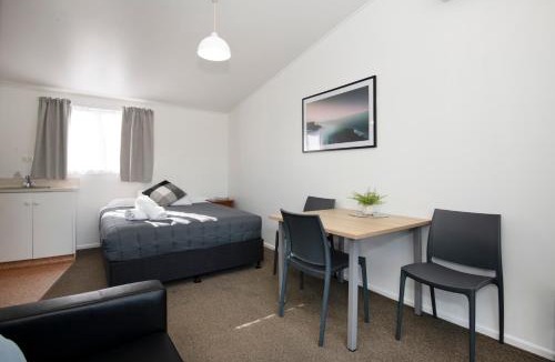 Napier Hotel | Spanish Lady Motel