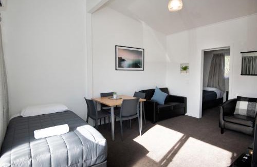 Napier Hotel | Spanish Lady Motel