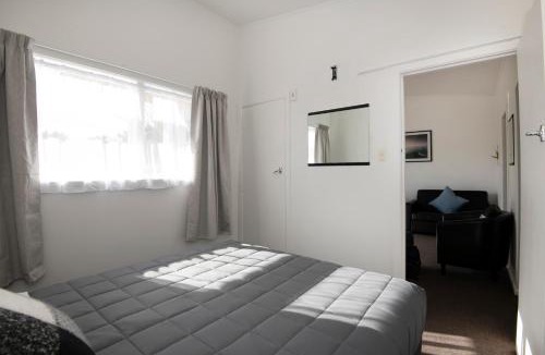 Napier Hotel | Spanish Lady Motel