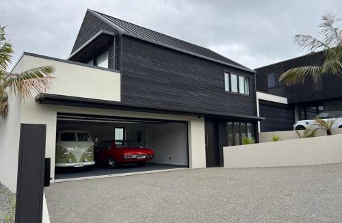 New Plymouth Villa | The Guest House on Birdwood