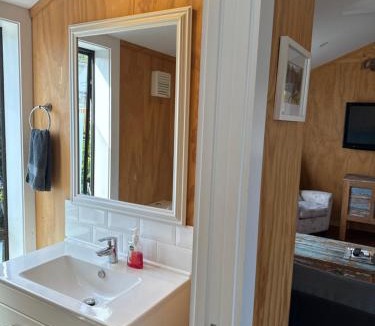 Tauranga House | Historic Barn Loft - Private & Spacious