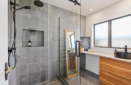 Omanu House | Waitui Wonder - A Comfortable Escape