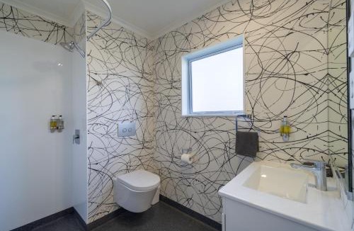 Te Anau Hotel | Parklands Motel & Apartments Te Anau