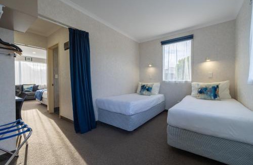 Te Anau Hotel | Parklands Motel & Apartments Te Anau