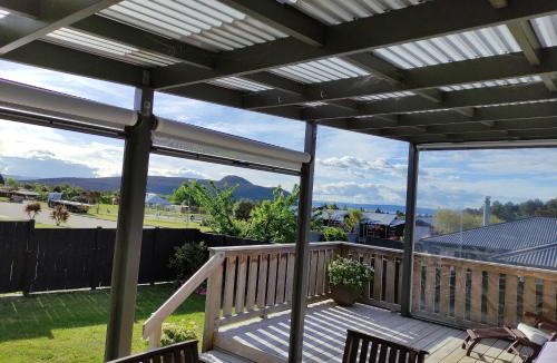 Motuoapa House | The Knights at Motuoapa, Tongariro Crossing, Taupo