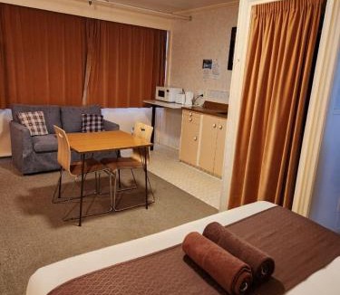 Tokoroa Hotel | Mayfair Court Motel