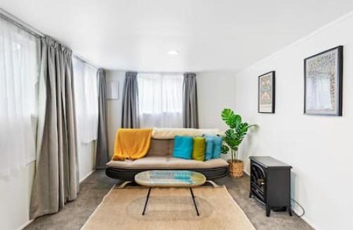 Sandringham Apartment | Calgary Cottage with air con