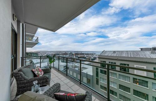 Auckland Central Business District Apartment | Royale Palace - Rooftop Pool &Spa