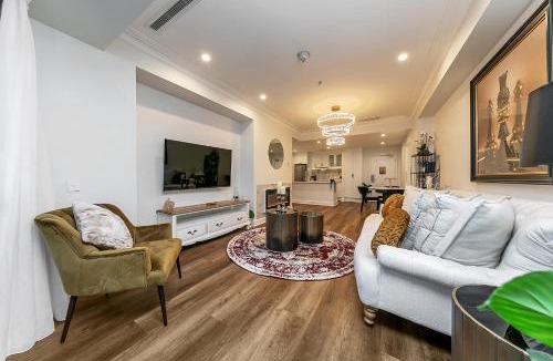 Auckland Central Business District Apartment | Royale Palace - Rooftop Pool &Spa