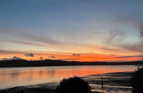 Parua Bay House | Breeze Inn