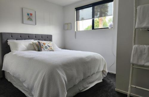 Gisborne Bed & Breakfast | Cedar House